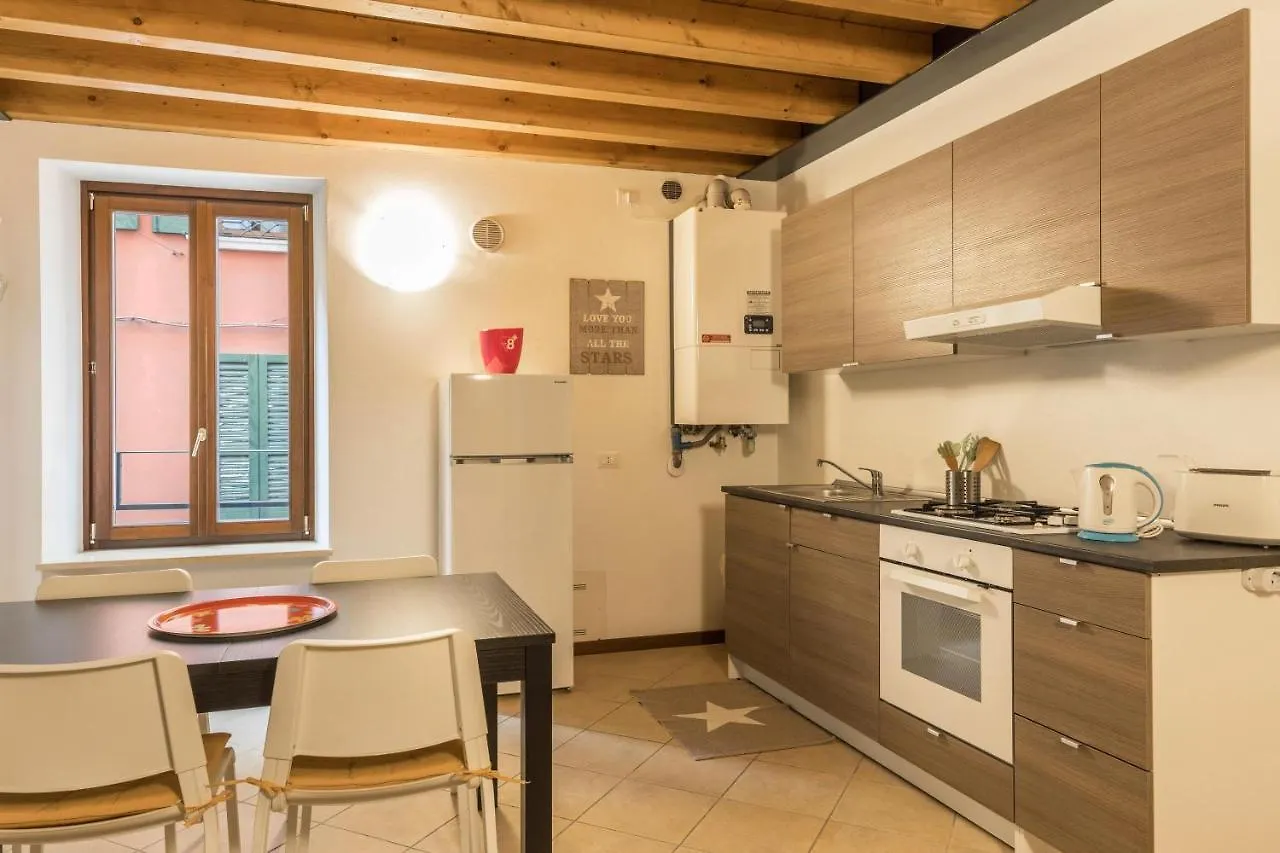 Le Pleiadi Alcione Apartment Gardone Riviera 0*,
