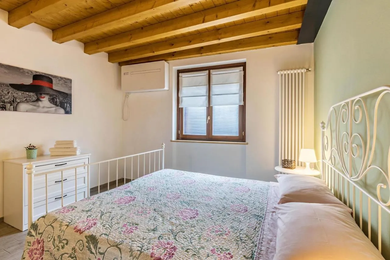 Le Pleiadi Alcione Lejlighed Gardone Riviera 0*,  Italien