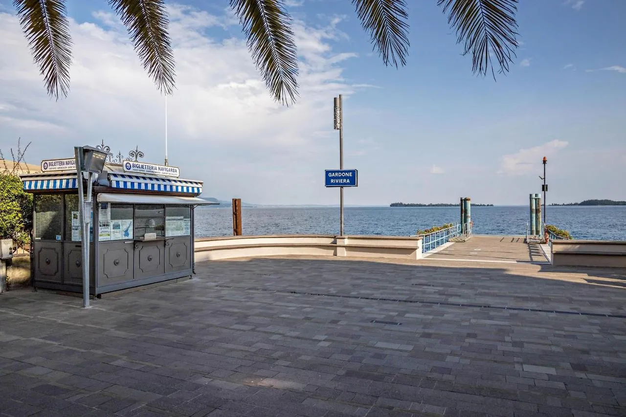 Le Pleiadi Alcione Apartment Gardone Riviera 0*,