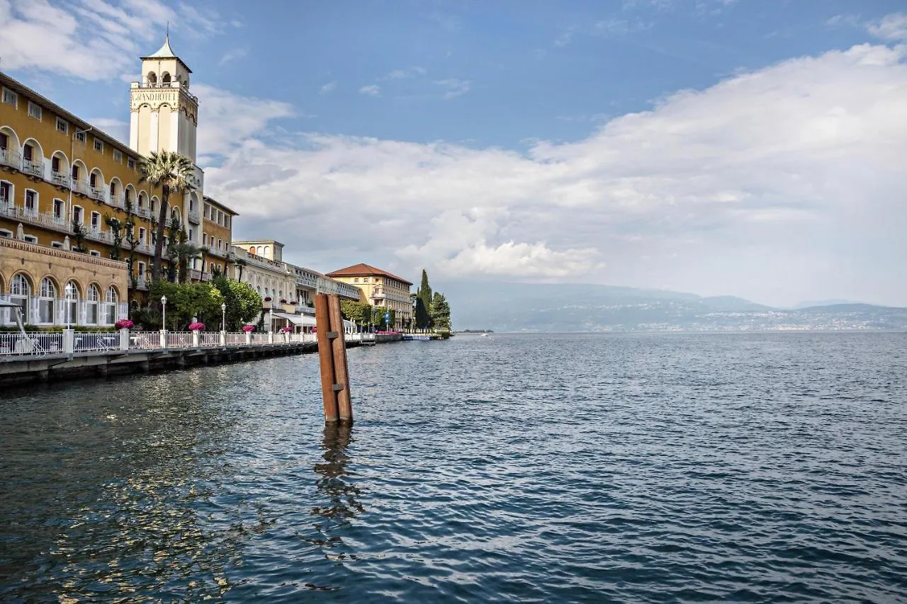 Le Pleiadi Alcione Apartment Gardone Riviera Italy