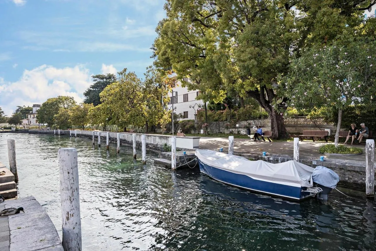 Le Pleiadi Alcione Apartment Gardone Riviera Italy